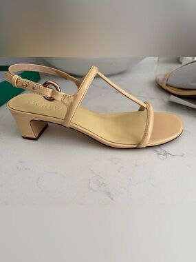 J. Crew Kacie T-Strap Block Heel Sandal in Candlelight. New in box. Size 10